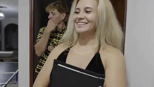 Verkäuferin Von Viennes-wurzeln Ternina Fickt Mich Und Leckt Meine Muschi