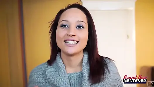 Carlee & kennedy zierliche tätowierte brünette, duo nasser arsch, durstiges sperma!