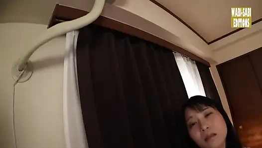 Keinginan berisiko naik saat istri semok ini mengungkap kehadirannya yang berani dan luar biasa -bagian.3