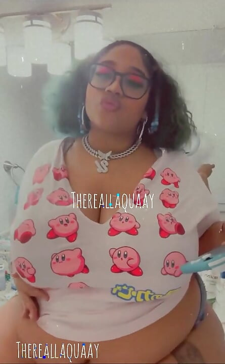 Biggdebbie Got Extemely Horny While Gaming