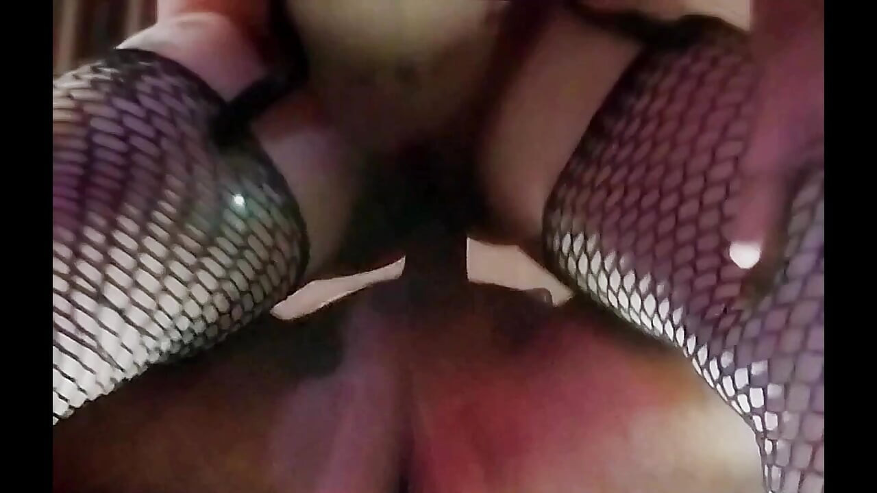 Petite rödhårig keltisk brud ber om att bli creampied och ger det bästa avsugningen med ögonkontakt (närbild insättning)