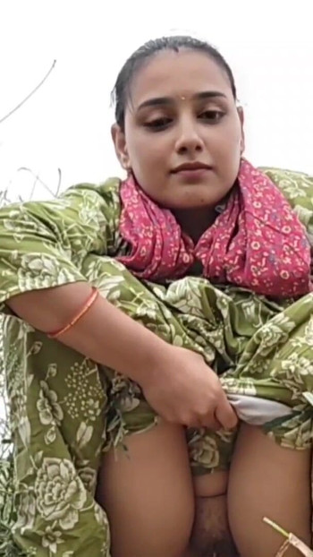 Powerful moment from "Tourist girl left by village boy"
