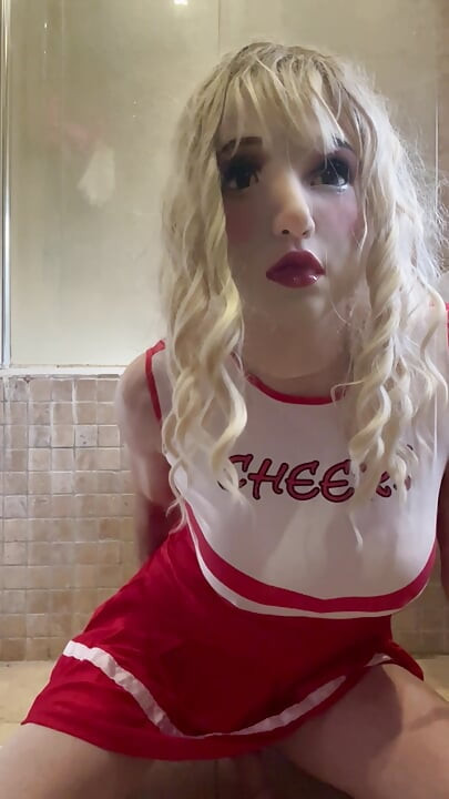 Sissy cheerleader fucking her dildo