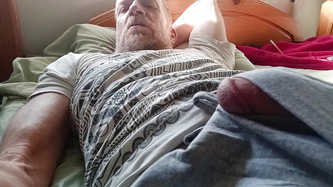 Trenirke ne mogu zadržati moj kurac