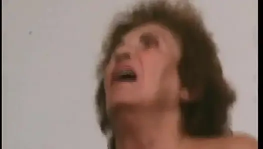 Nenek asal jerman ini suka banget dientot