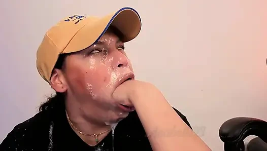 Yumruk lanet olsun ağzımı sert