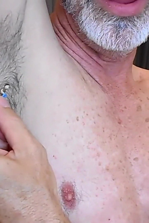 Giant Armpit Sniffer - Daddy Giant 13