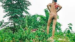 Adolescente gay desnudo en bosque quiere sexo con hermanastra