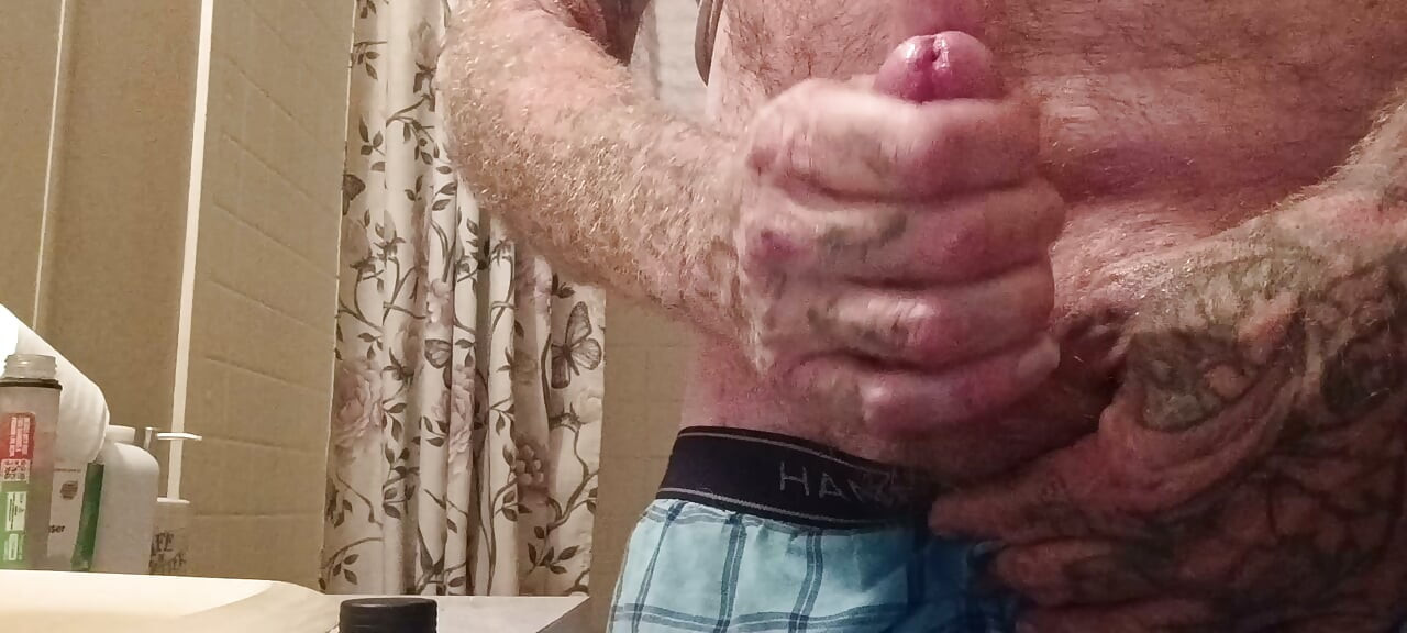 Daddy needs a baby girl watching daddy stroking on video call DM daddy