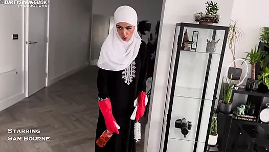 Muslim Maid Catches Her Boss Wanking