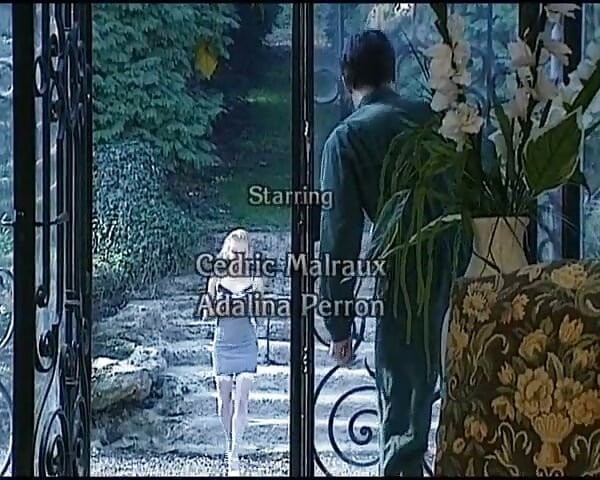 Almanya'dan bu mükemmel orta yaşlı seksi kadının göt deliğini sikişini izle