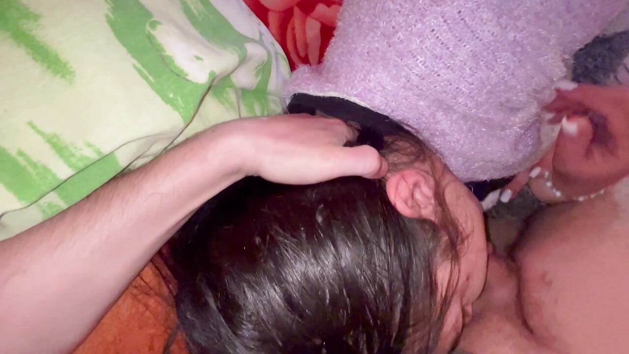 Анкалюкс — я сосу член и меня трахают глубоко в горло, и я глотаю всё это, как хорошая и послушная девушка