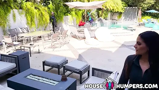 Jazmin Black и Isa Bella, лесбийское воссоединение на Open House - жена и риэлтор Bestie сосут член и трахают мужа в горячем тройничке