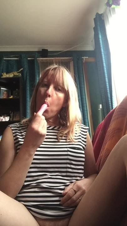 Masturbating pussy