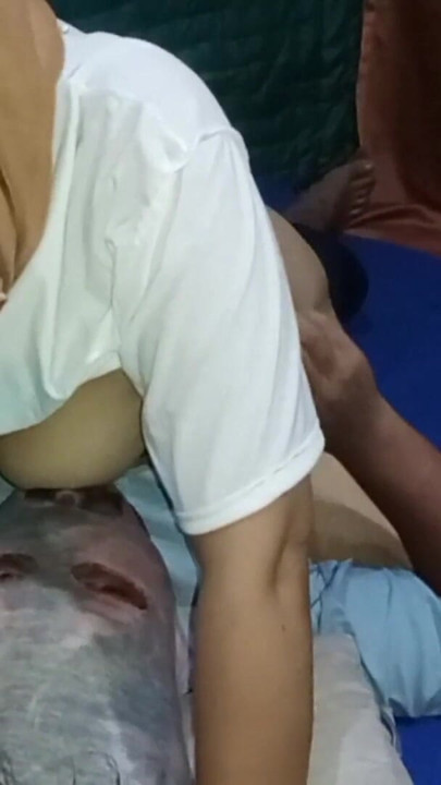 Indonesia my stepmom's pussy asking for licking and fucking | Clip 1