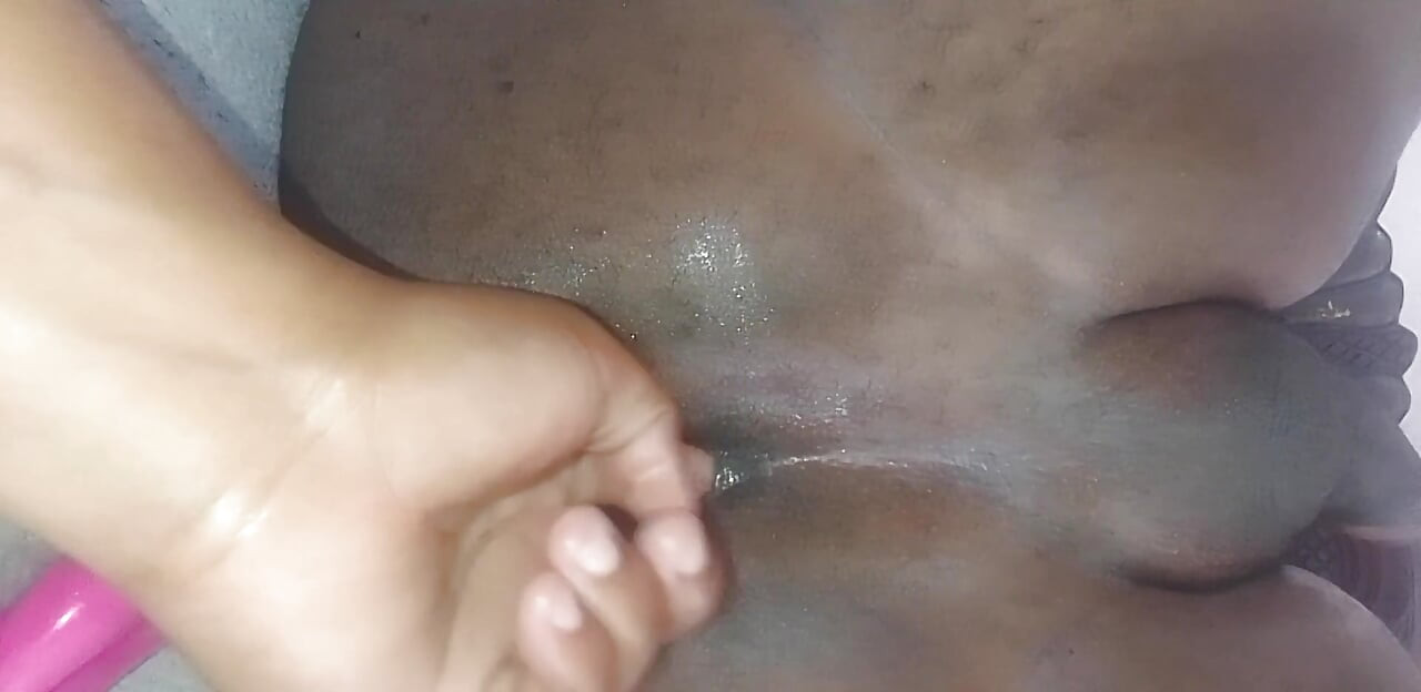 FINGERING HIS ASSHOLE AND MILKING HIS PROSTATE