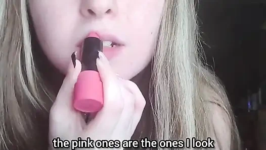 Aku lagi asik menguji 11 lipstikku - bagian 1