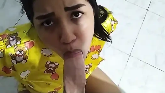 Adik tiriku minta dientot sama kontol besar
