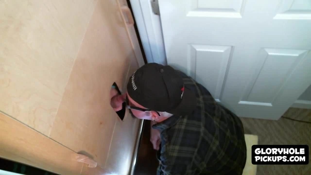 Naughty butt pirate found perfect glory hole schlong