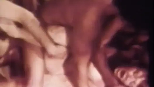 Seks lesbian vintage yang gila