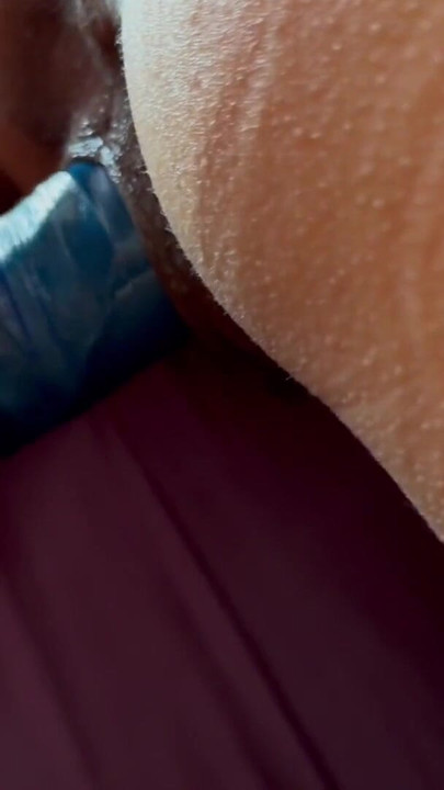 Ele penetrou profundamente nela. Buceta gemendo de prazer | Clipe 1