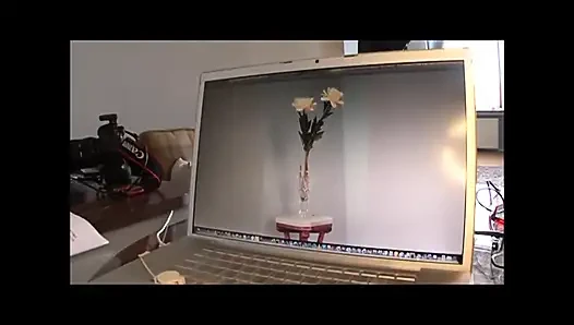 Güzel memeli güzel genç kız büyük amatör yarakla sikiliyor ve ağzına boşalıyor