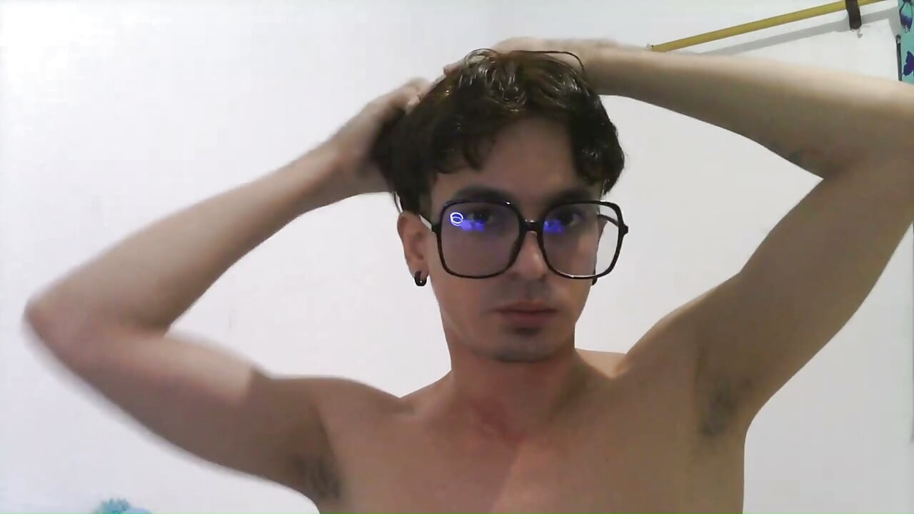 我的邻居开始和女友做爱, 我想吸奶