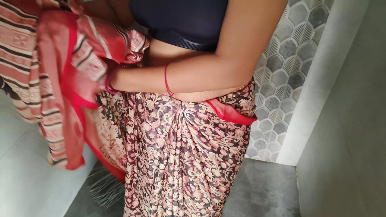 Aunty Girija Oak Cum Shower Tribute