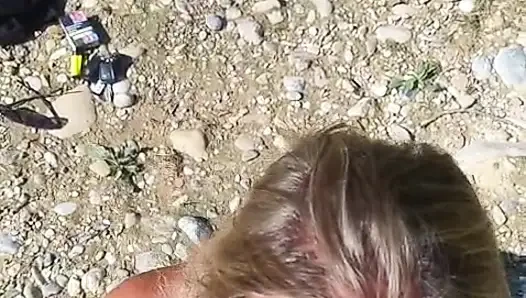 Она сосет у крошки воды