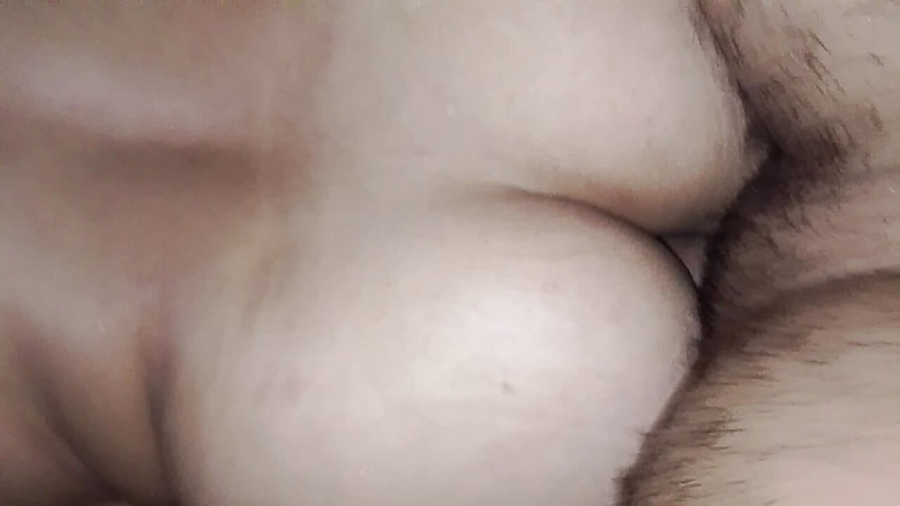 Antônio/.... Amiga gostosa me seduz e eu acabo falhando na bunda