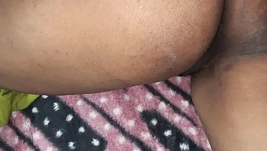 Минет индийской бхабхи в домашнем секс-видео