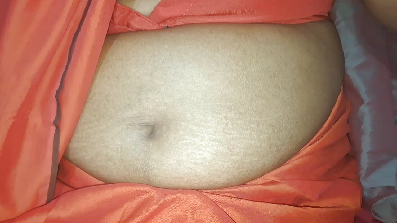 أم سيئة POV لوحدها في المنزل