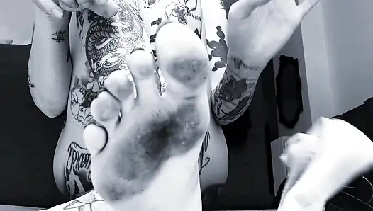 Hey bebeğim dur ve ayaklarımı izle