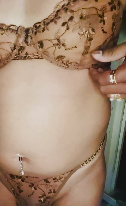 Masturbare indiană femboy, partea 1