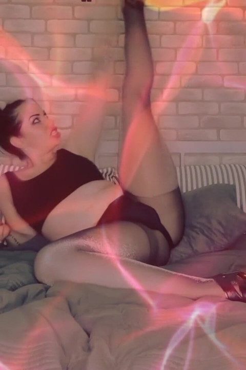 Sniffers everyday! Day 13 pump it out cum for me