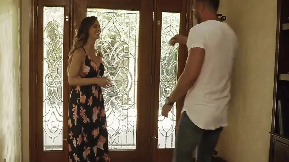 My friend's hot stepmom got horny, so I gave her a good dick