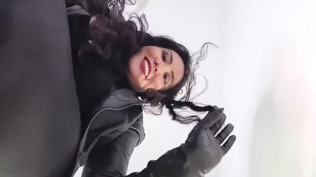 Facesitting and Throttle in Leather