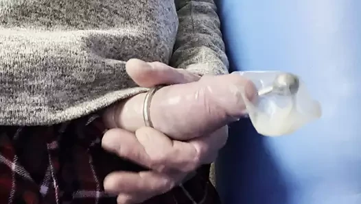 Büyük bir precum yükü toplamak (orgazm yok)