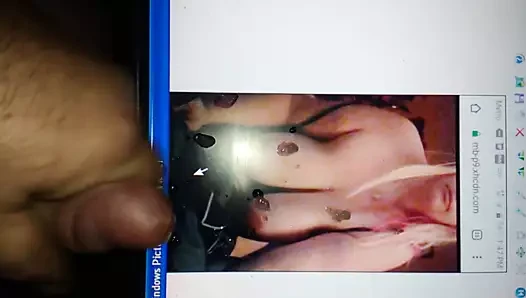 Bazı büyük güzel göğüsleri haraç