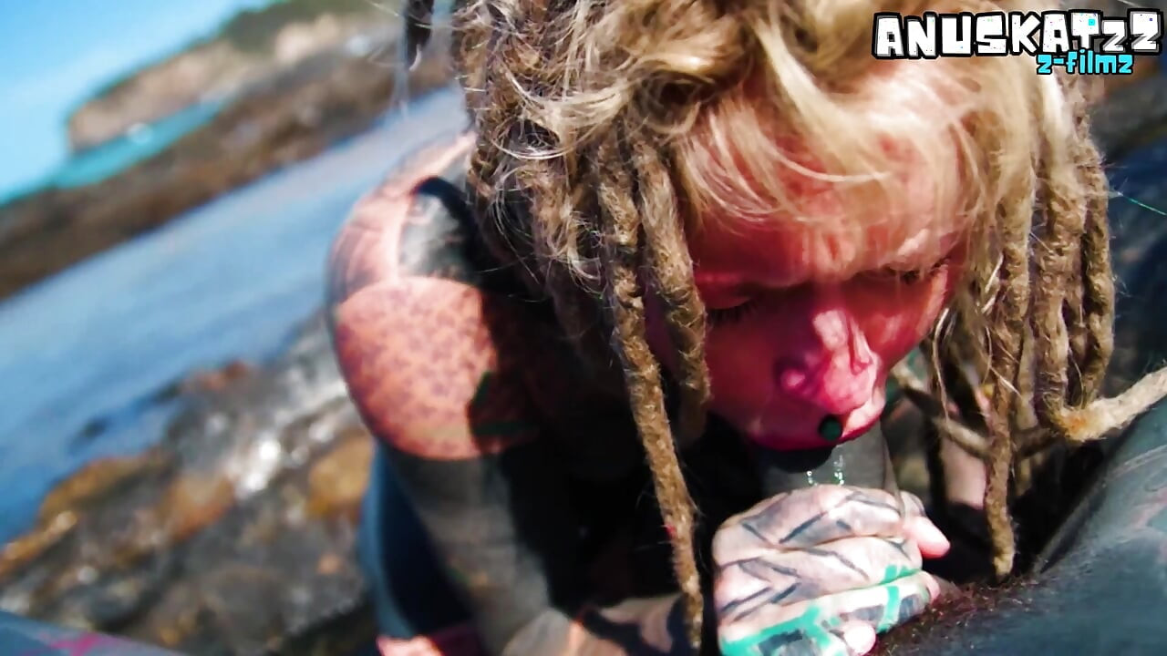 Halka açık plajda bakış açısı sakso - sunny ve dağınık açık havada eğlence