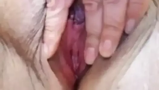 More wife showing pussy during lunch