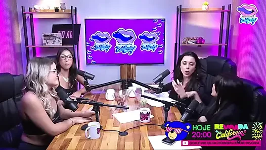 İki ateşli kız edepsizce konuşuyor - bruna carlos ve luciana picchi