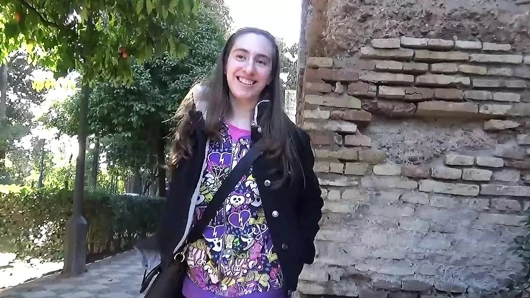 Küçük memeli bakire ilk kez 18 yaşında sikiliyor