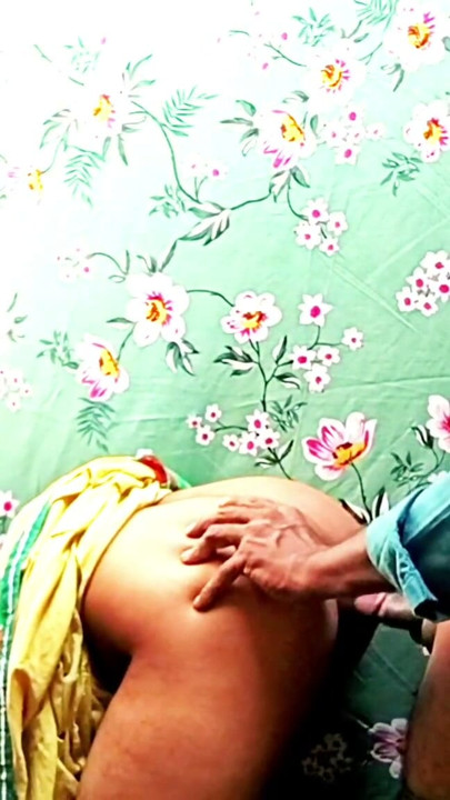 Desi Indian bhabhi ki chudai Chori Chori Se | Clip 1