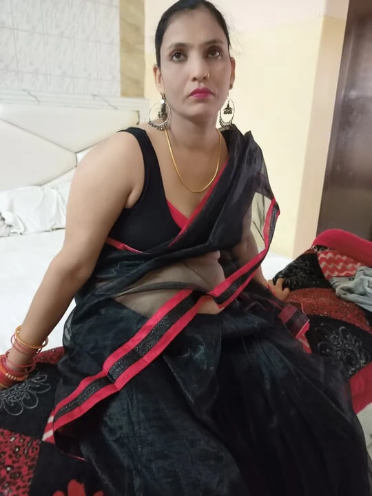 Dost ki wife ke sath hotel room me romantic chudai