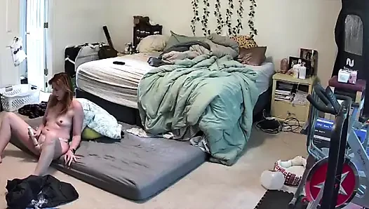 MILF masturbates on FaceTime with coworker