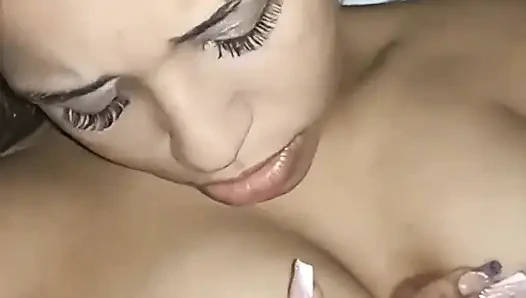 Я просто жаль, что мой сосед не узнает, что его жена сосет мой хуй, когда он уйдет на работу в Соединенные Штаты