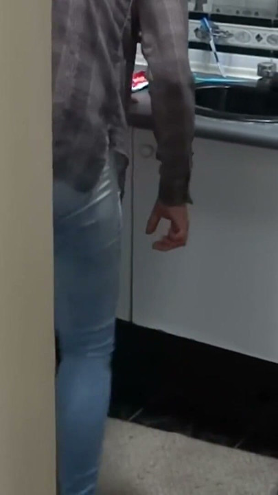 The stepson of the maid makes a great cumshot on my wife's ass with her jeans on | Clip 1