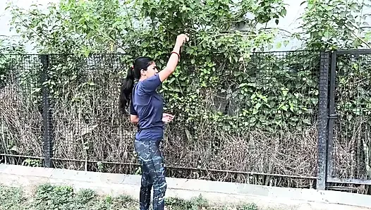 Hintli Asyalı yeni evli bahu yanlışlıkla sert sikiliyor tharki sasurji- sasur bahu seks videosu.