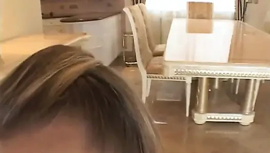 Güzel sarışın ve götünü seviyor